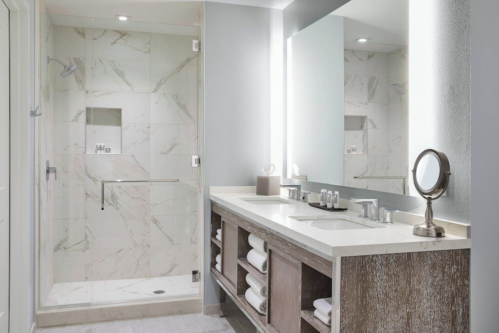 Executive Suite, 1 Bedroom (Mobility/Hearing Accessible, Tub)