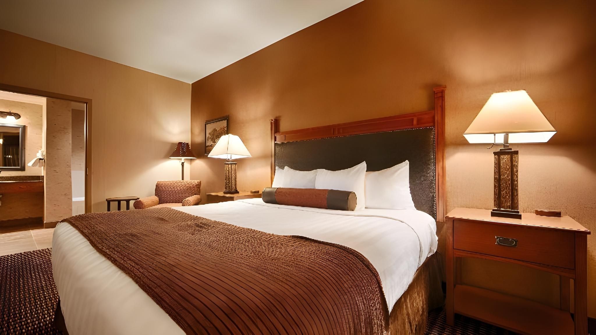 Suite - 1 King Bed, Nonsmoking, Two Rooms, Sitting Area, Sofabed