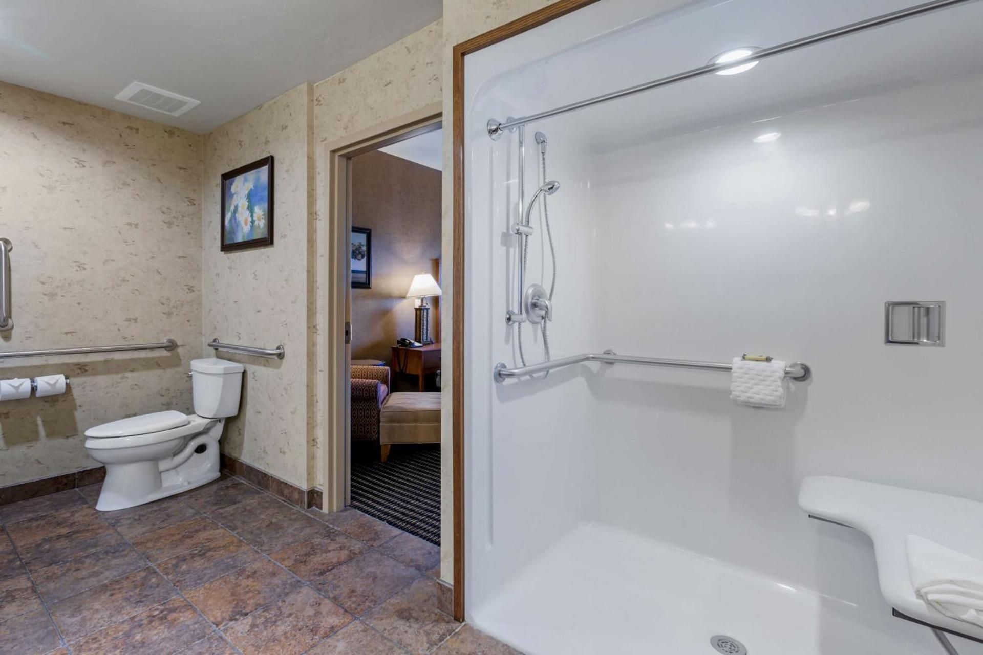 Best Western Plus Bryce Canyon Grand Hotel Accessible - Suite 1 King Bed, Mobility Accessible, Communication Assistance, Roll In Shower, Sofabe