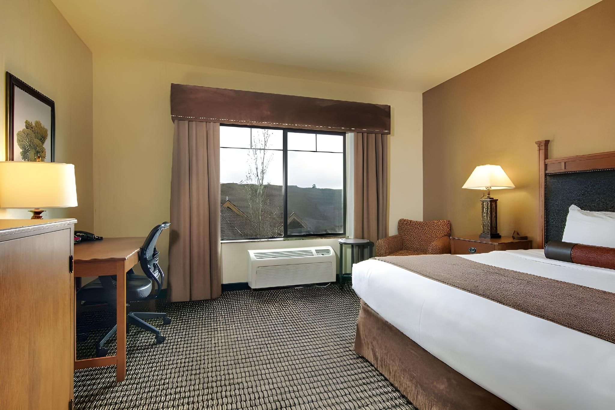 Best Western Plus Bryce Canyon Grand Hotel Accessibility - 1 King, Bathtub, Nonsmoking 2