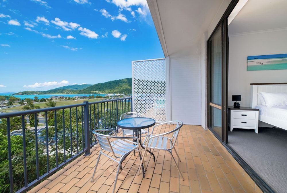 Whitsunday Terraces Hotel Airlie Beach Studio, Ocean View 4