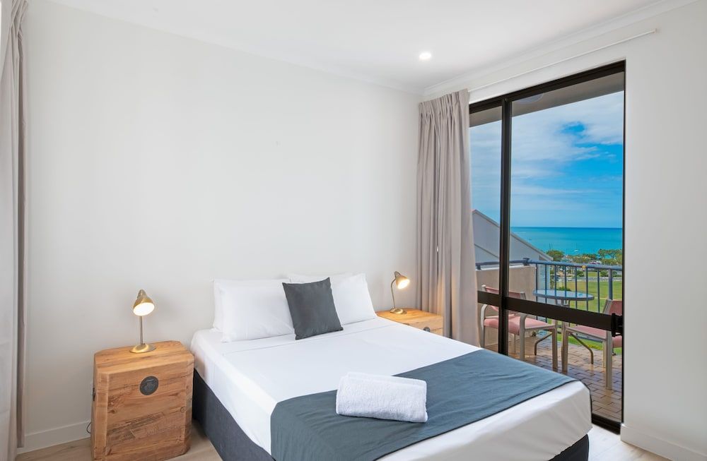 Whitsunday Terraces Hotel Airlie Beach Superior Apartment, 1 Bedroom, Ocean View