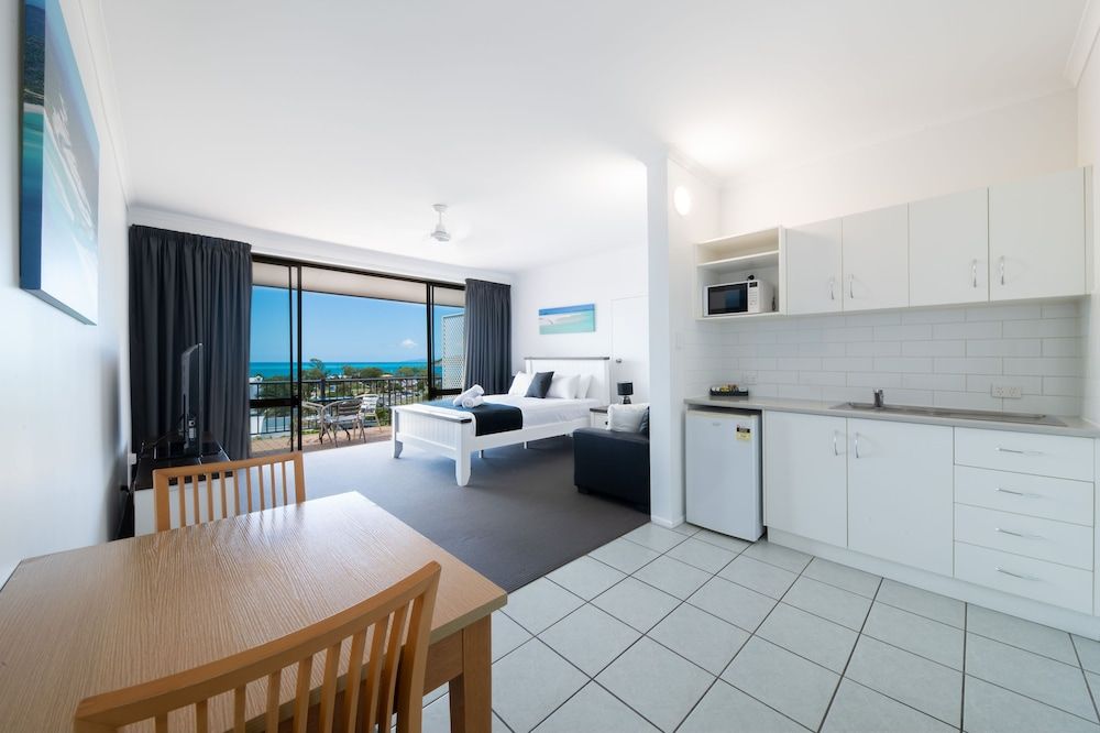 Whitsunday Terraces Hotel Airlie Beach Studio, Ocean View 2