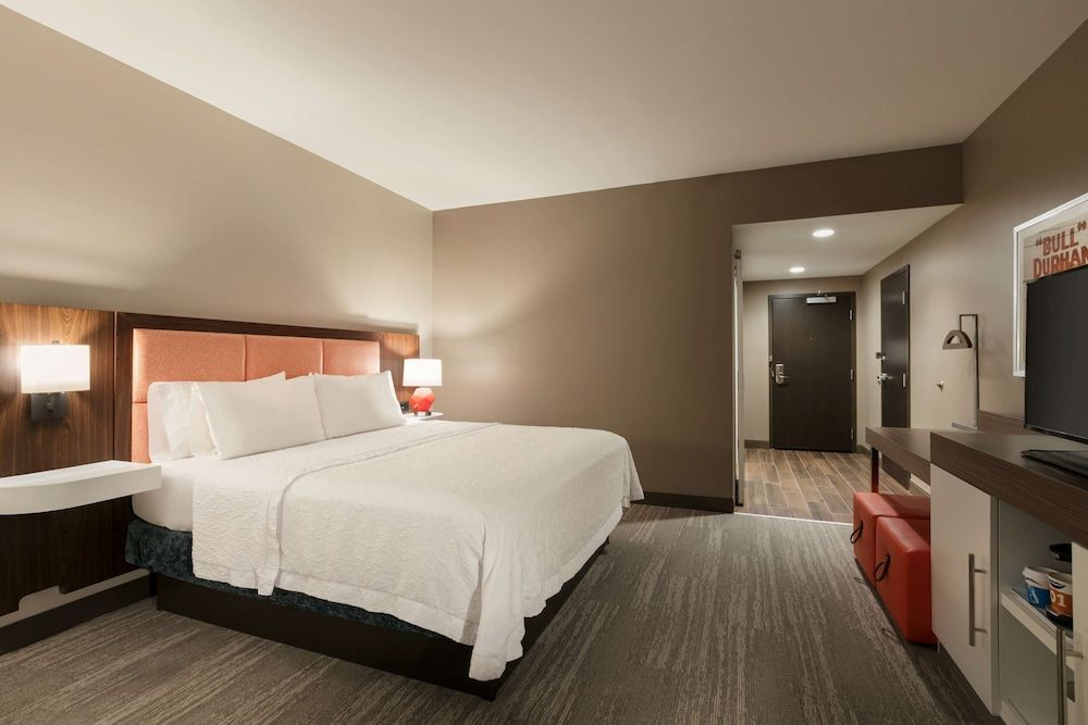 Room, 1 King Bed, Non Smoking, Refrigerator