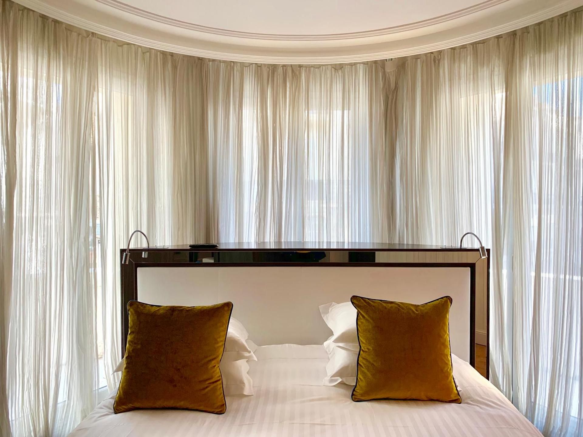 undefined Hôtel Le Canberra 10