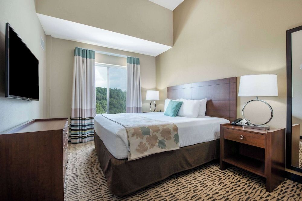 Suite, 1 King Bed, Accessible, Non Smoking (1 Bedroom)