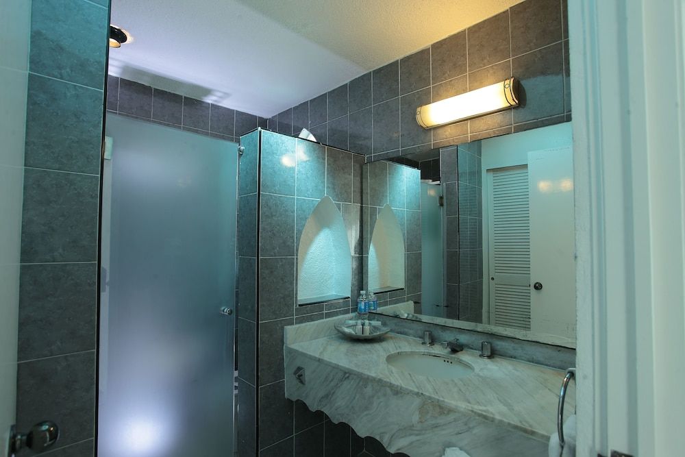 Hotel y Restaurante Villa Bejar Cuernavaca Honeymoon Suite with Jacuzzi 6