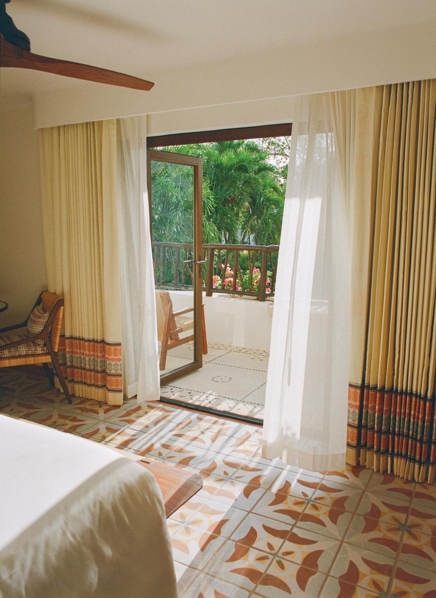 Deluxe Garden View Room