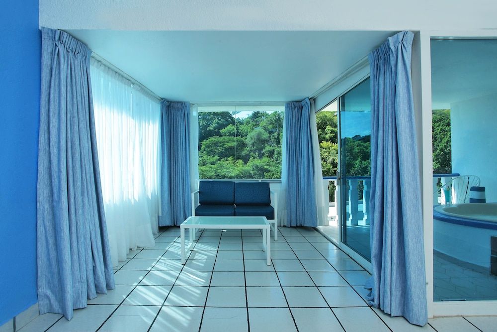 Hotel y Restaurante Villa Bejar Tequesquitengo Honeymoon Suite 8