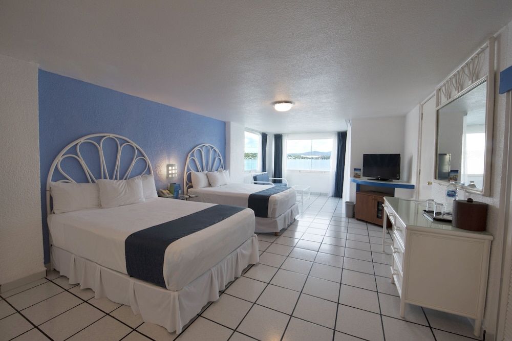 Hotel y Restaurante Villa Bejar Tequesquitengo Suite, 2 Double Beds, Lake View 5