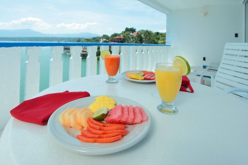 Hotel y Restaurante Villa Bejar Tequesquitengo Suite, 2 Double Beds, Lake View 9