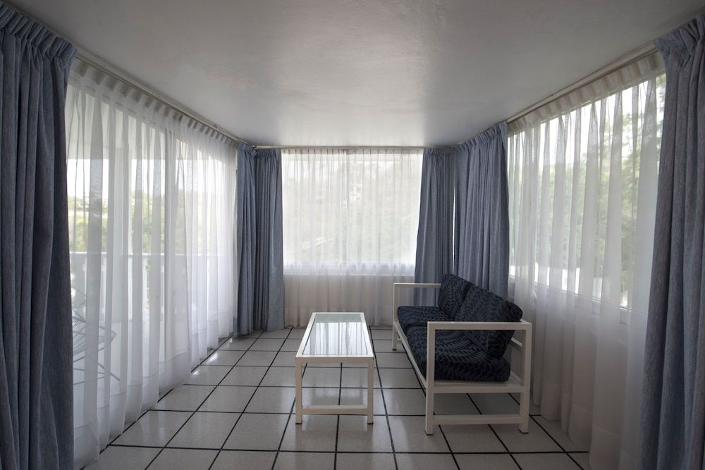 Hotel y Restaurante Villa Bejar Tequesquitengo Honeymoon Suite 9