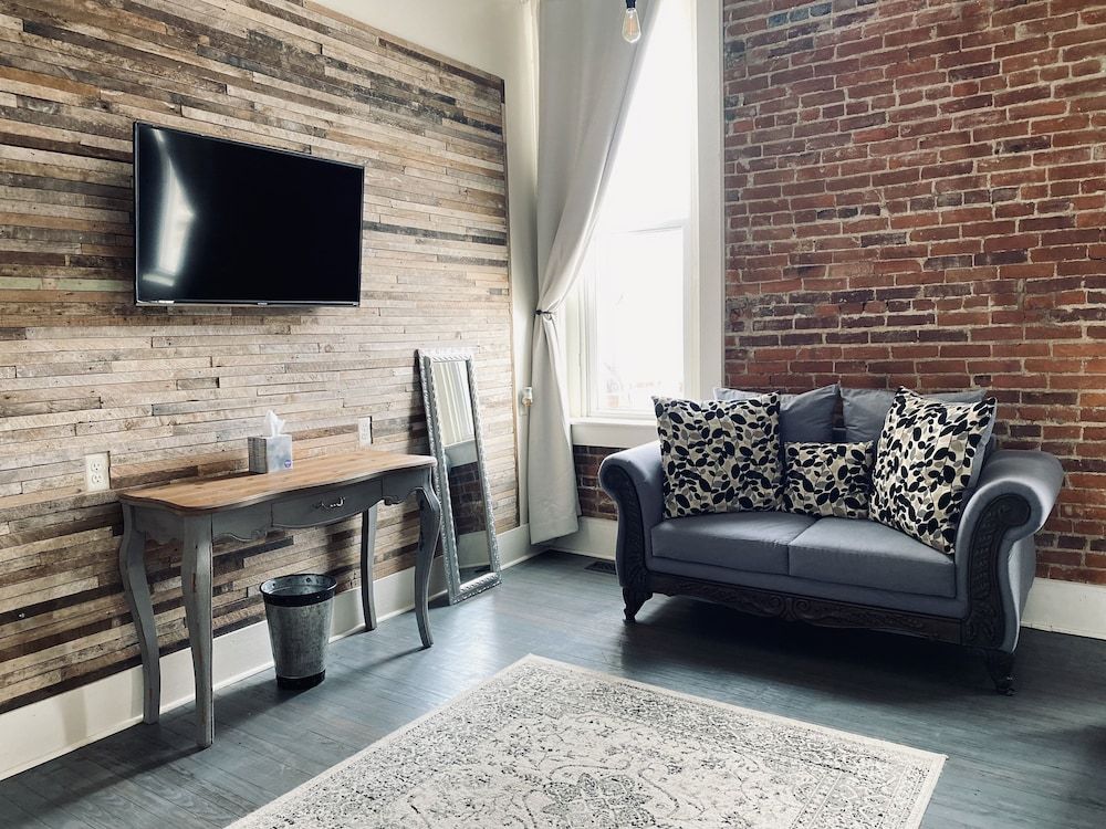 Eighteen-Ninety Sleepover Luxury Studio, 2 Double Beds (206) 4