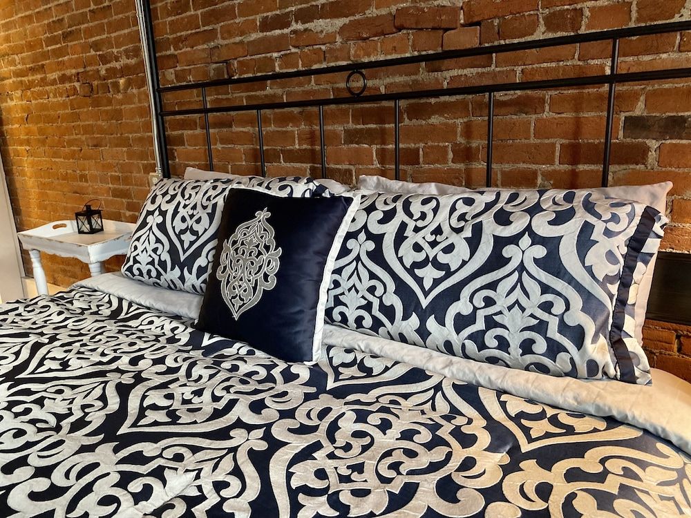 Eighteen-Ninety Sleepover Luxury Studio, 1 King Bed (202) 2