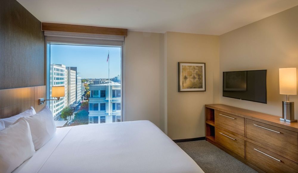 undefined Hyatt Place Washington DC/National Mall 8