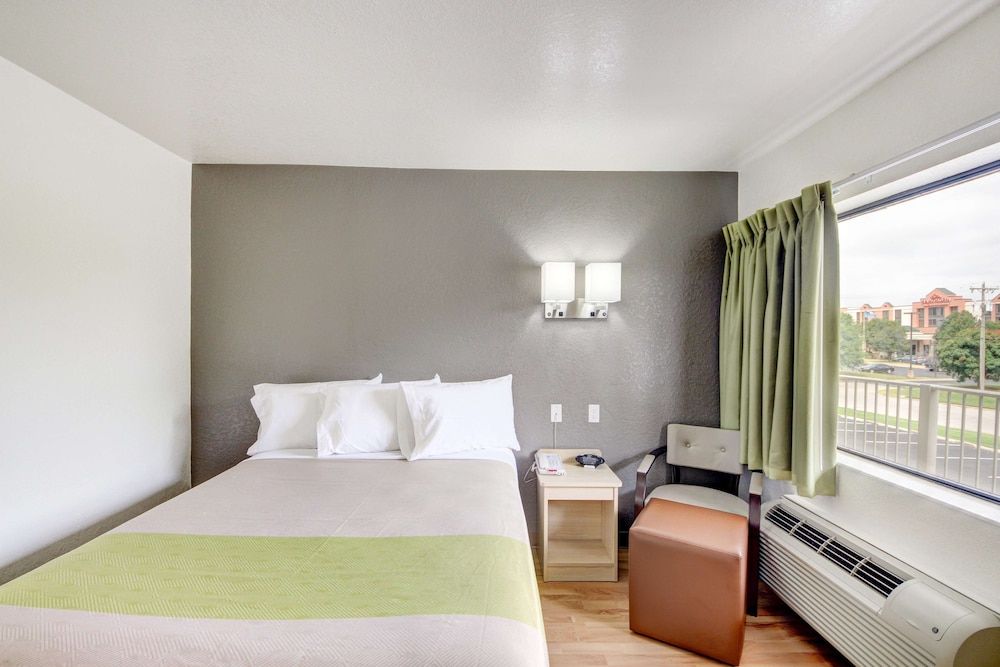 1 queen accessible non smoking kitchenette
