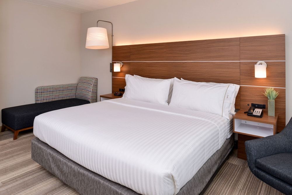 Standard Room, 1 King Bed, Accessible (Communication)