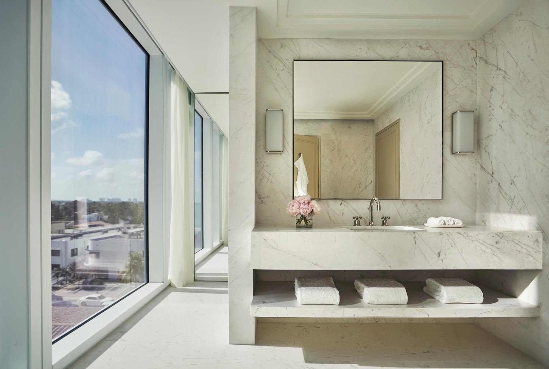 Surf Club Room with King Bed