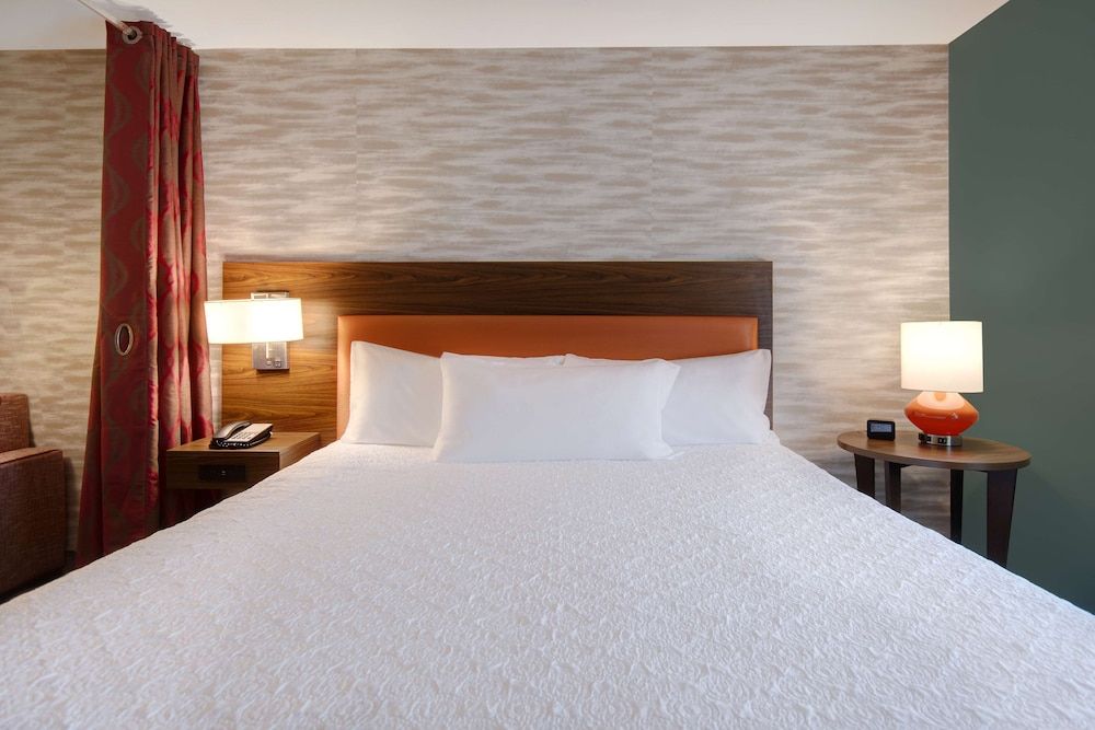 Suite, 1 King Bed, Accessible, Non Smoking (Roll-in Shower)
