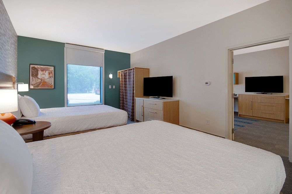 Suite, 2 Queen Beds, Accessible (Roll-in Shower)