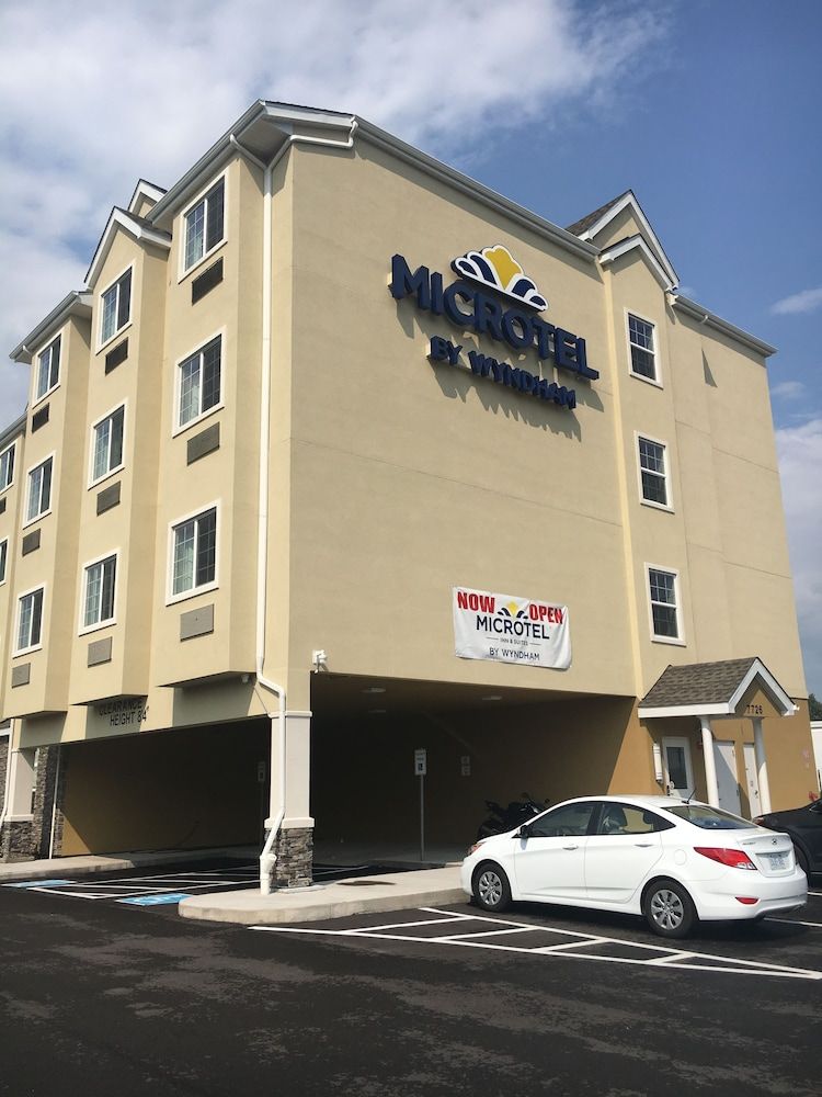 undefined Microtel Inn & Suites by Wyndham Niagara Falls 5
