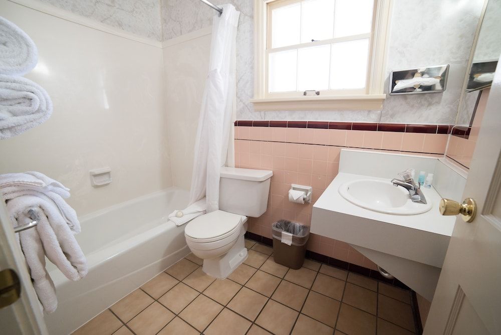 Parry Lodge Comfort Room 4