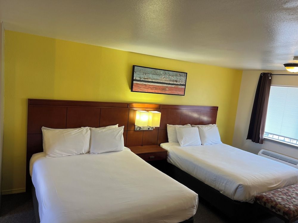 Signature Room, 2 Queen Beds, Non Smoking, Lake View