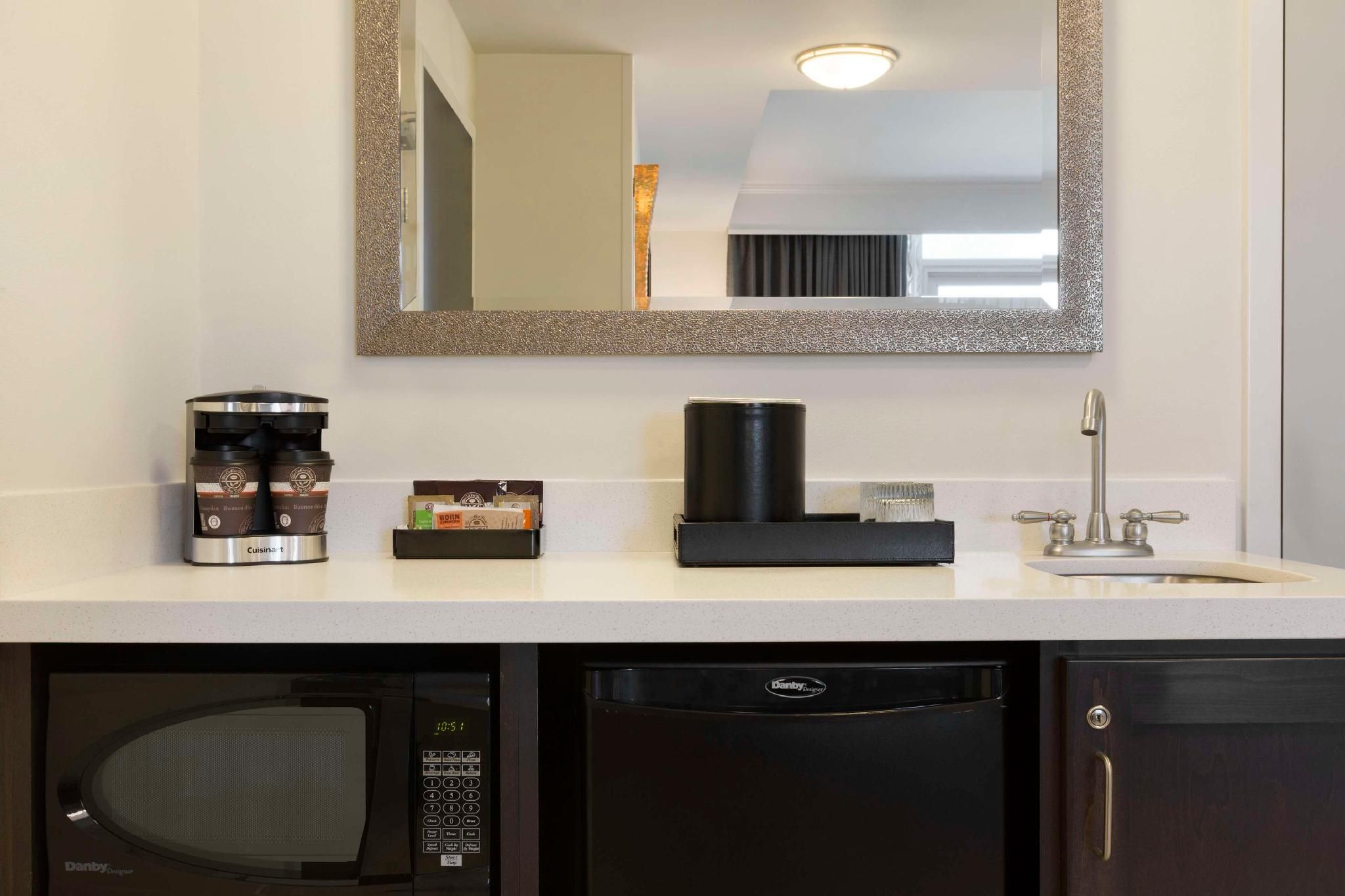 1 King Hearing Accessible Studio Suite