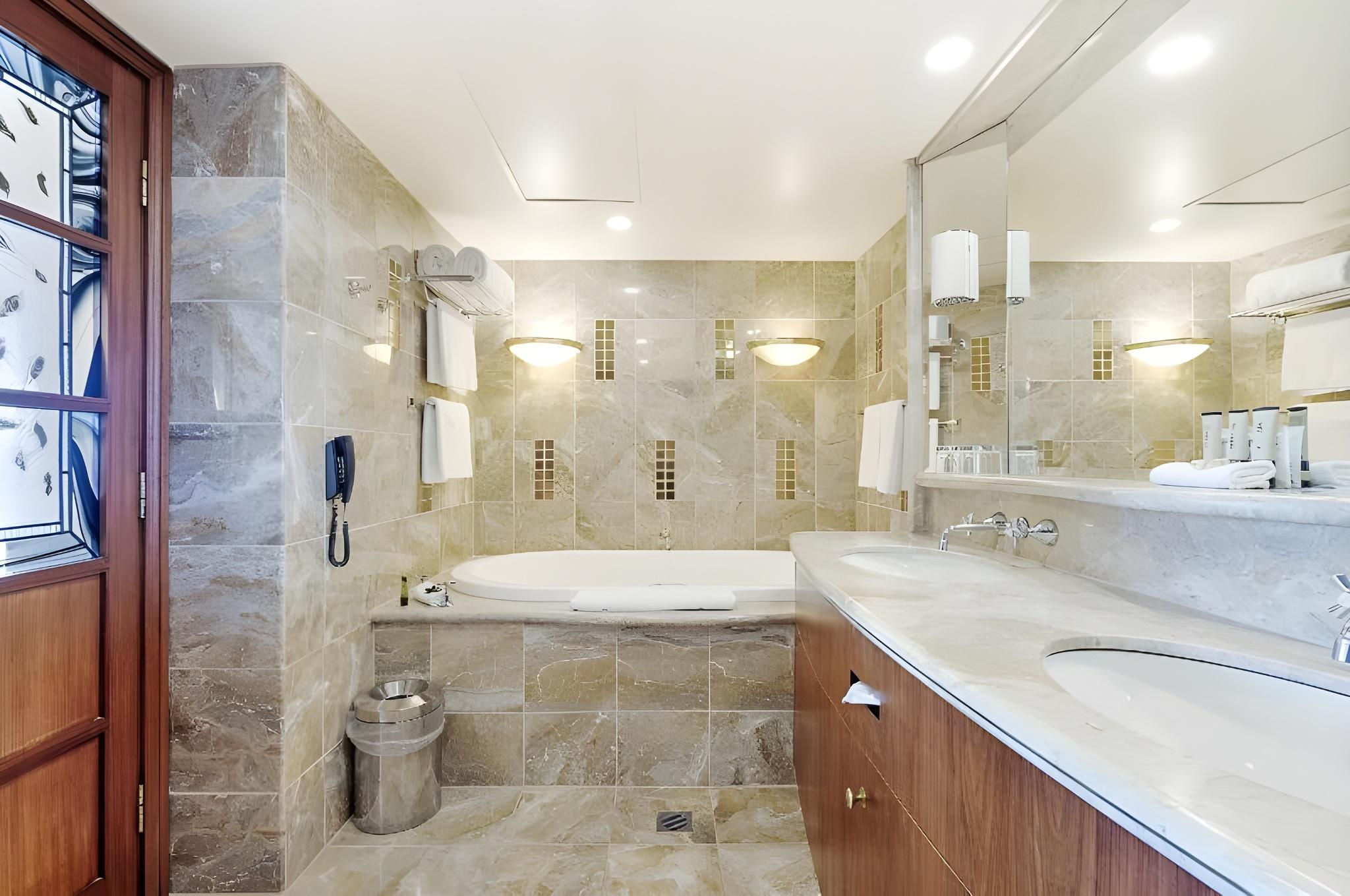 Country Club Tasmania Launceston Golf Suite 2