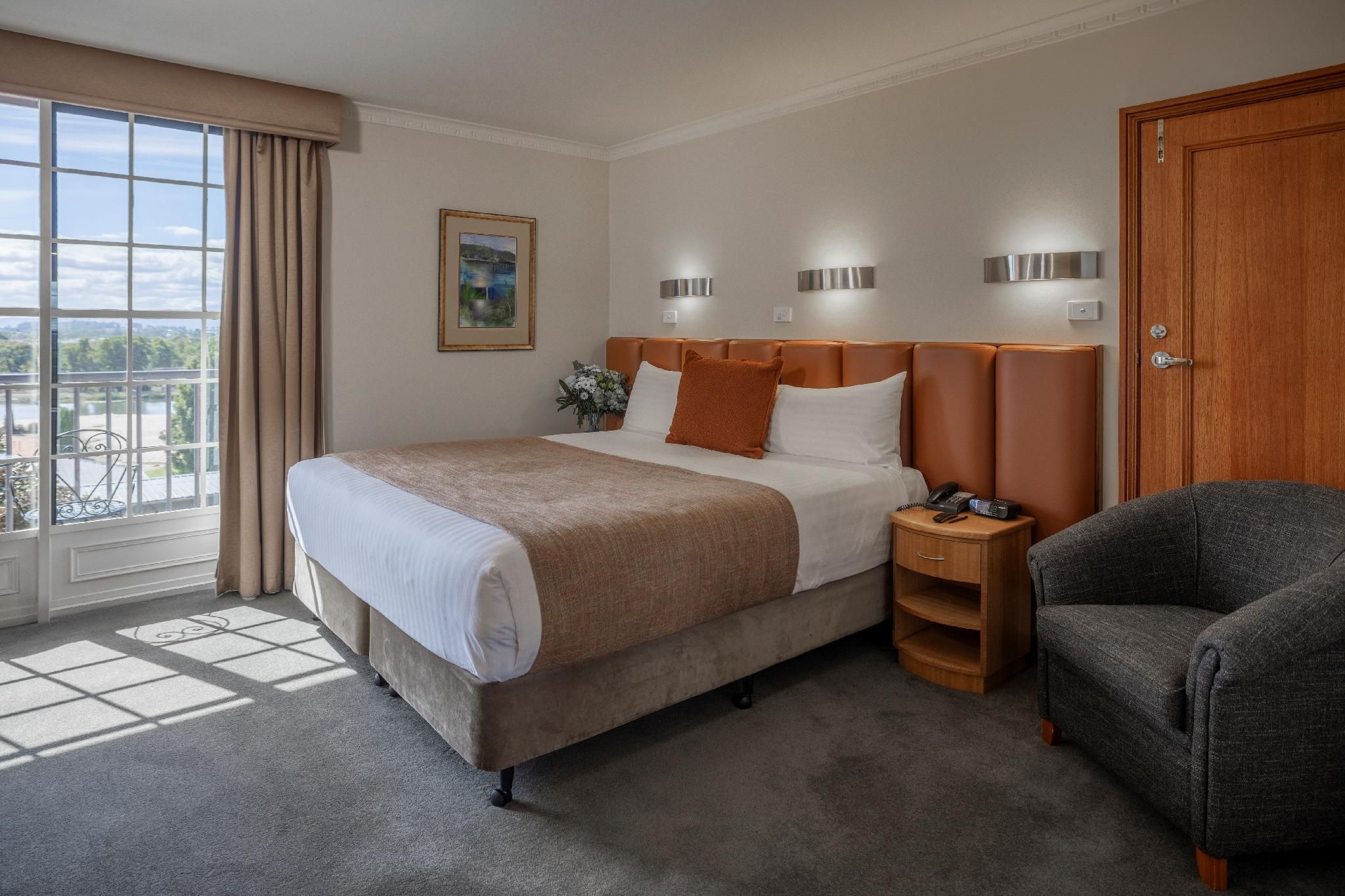 Country Club Tasmania Launceston Courtyard Executive Room