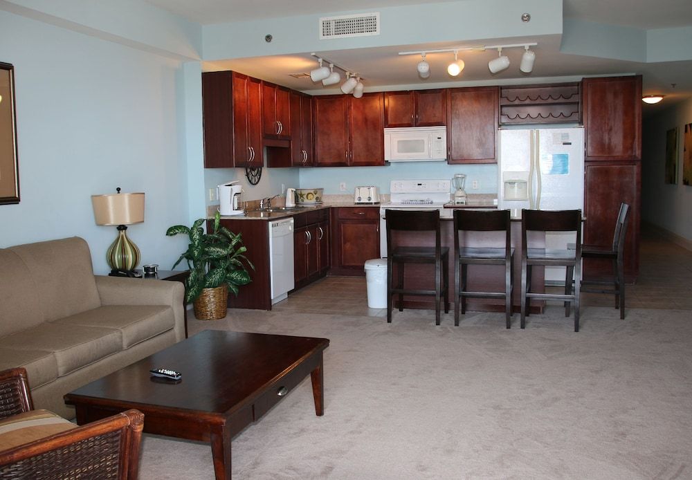 Condo, 1 Bedroom, Balcony, Lake View