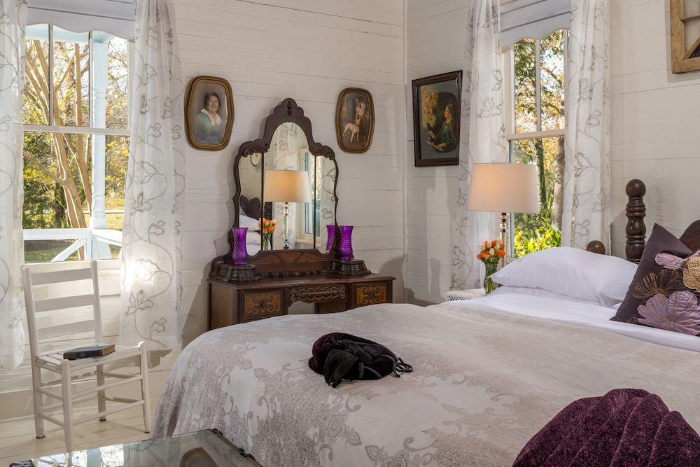 Maison D'Memoire Bed & Breakfast Cottages Room, Private Bathroom (Country Garden Cottage) 2