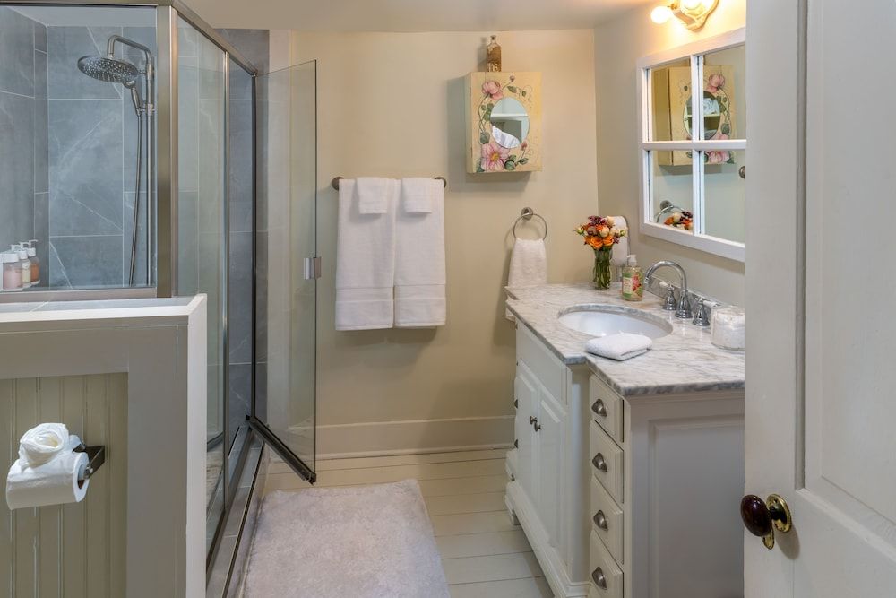 Maison D'Memoire Bed & Breakfast Cottages Room, Private Bathroom (Prairie Haven Cottage) 10