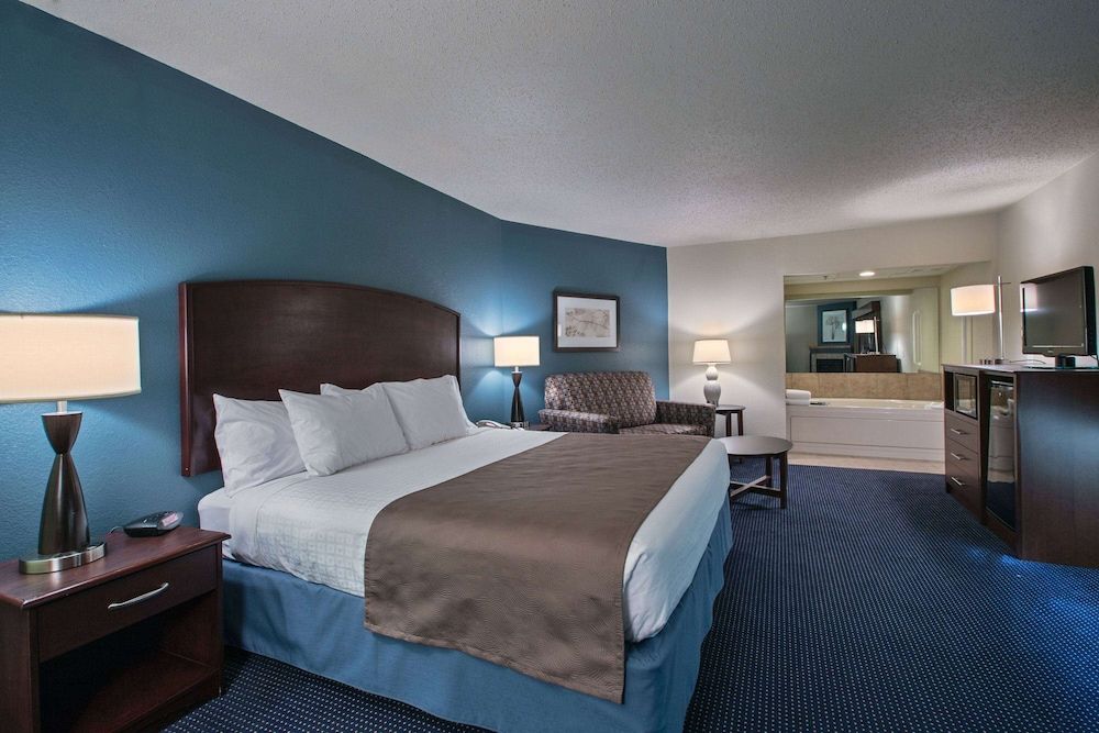 Deluxe Suite, 1 King Bed, Non Smoking