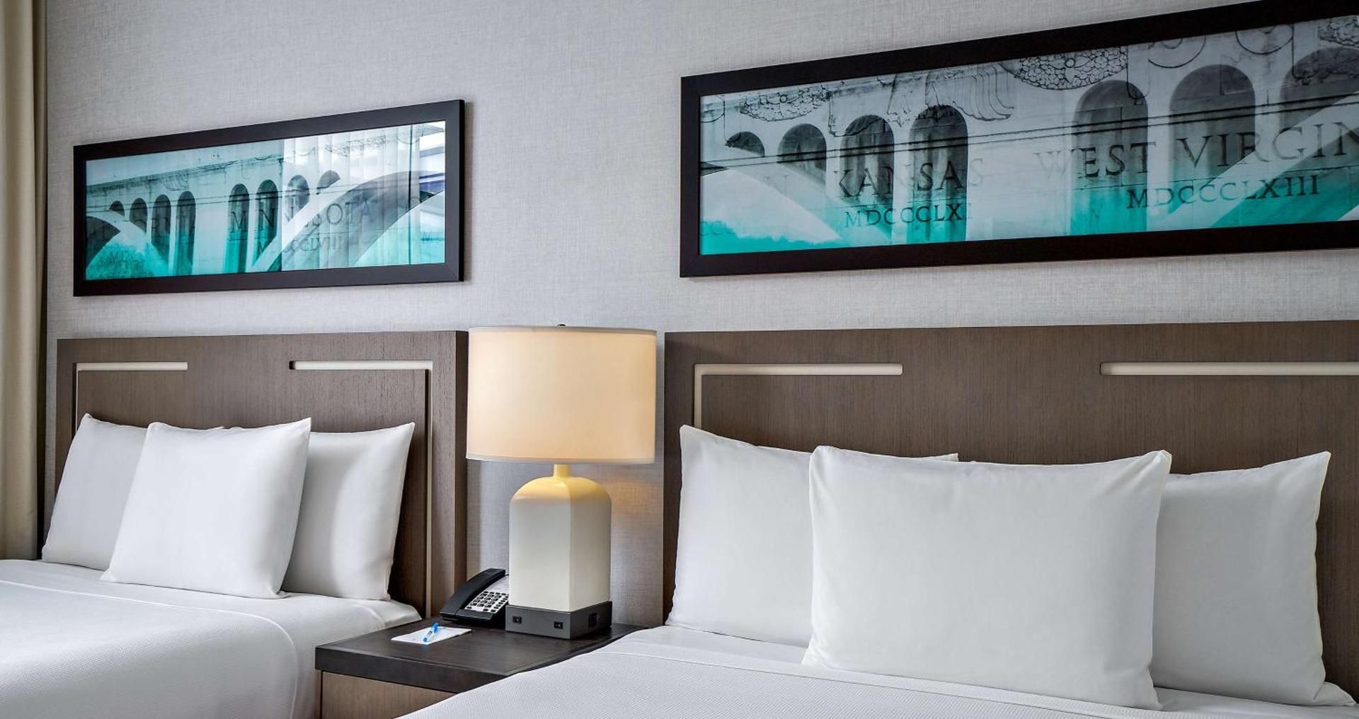 Accessible Riverview One Bedroom Suitetub Two Queen Beds