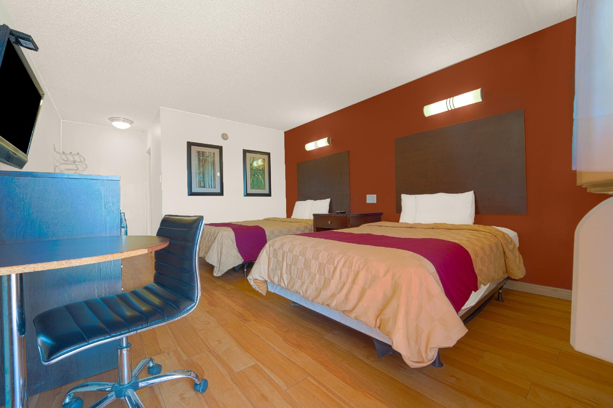 2 Full Beds Non-Smoking