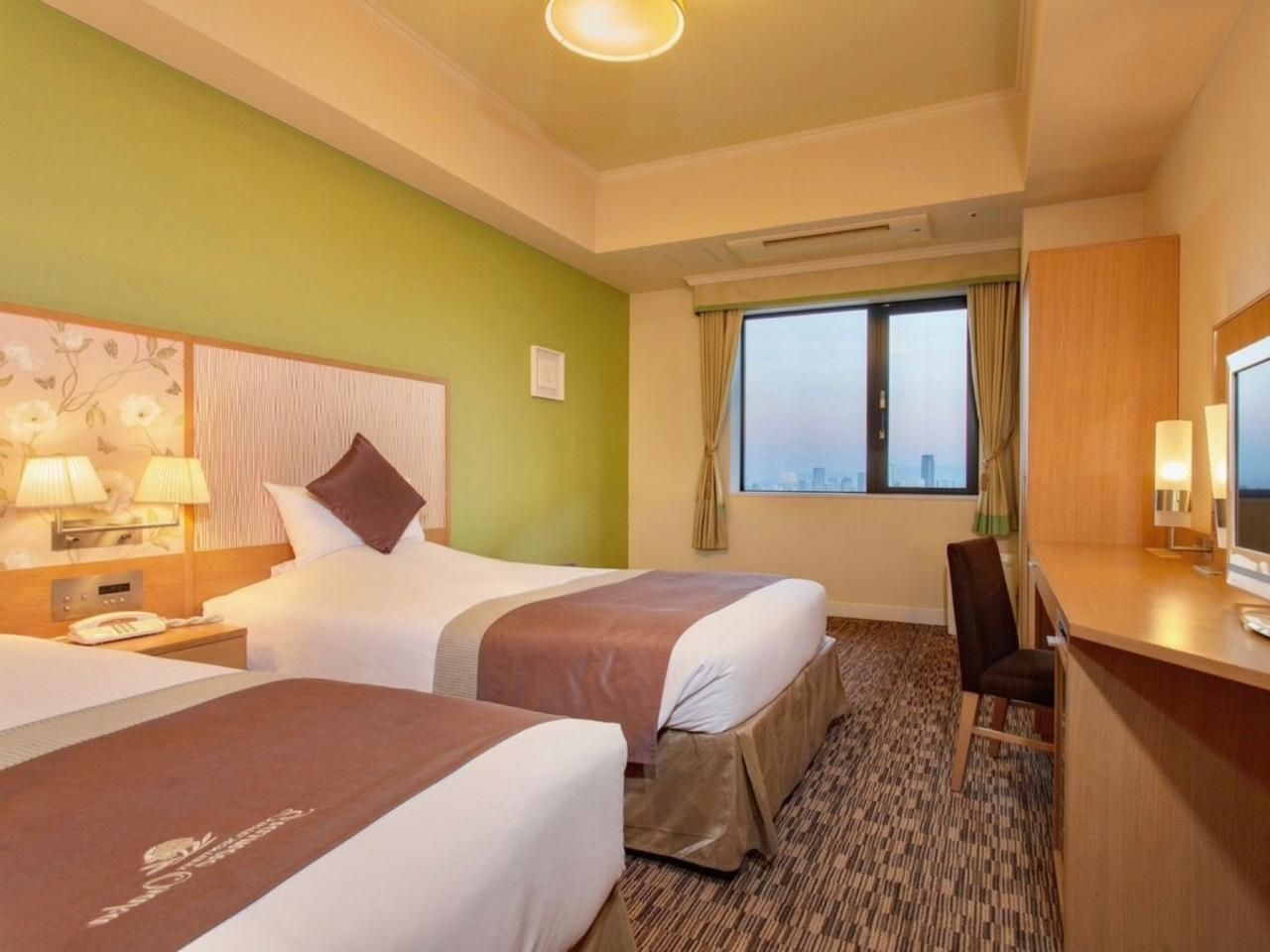 Superior Twin Room with City View Non-Smoking