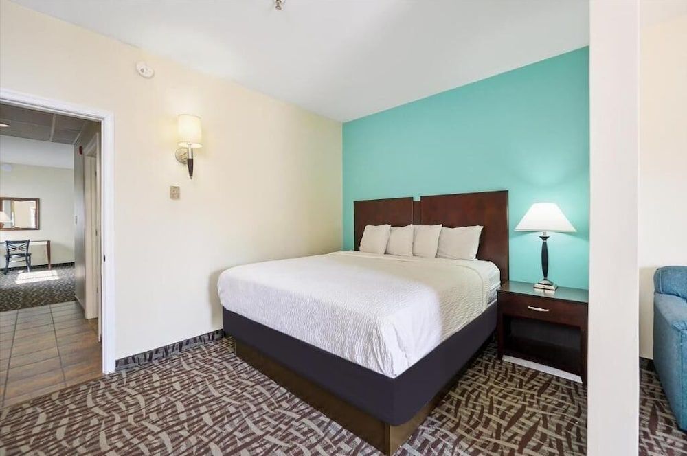 Family Room, Kitchenette, City View