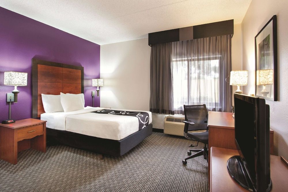 La Quinta Inn & Suites by Wyndham Miami Airport East Room, 1 Double Bed, Accessible, Non Smoking (Mobility/Hearing Impaired Accessible) 2