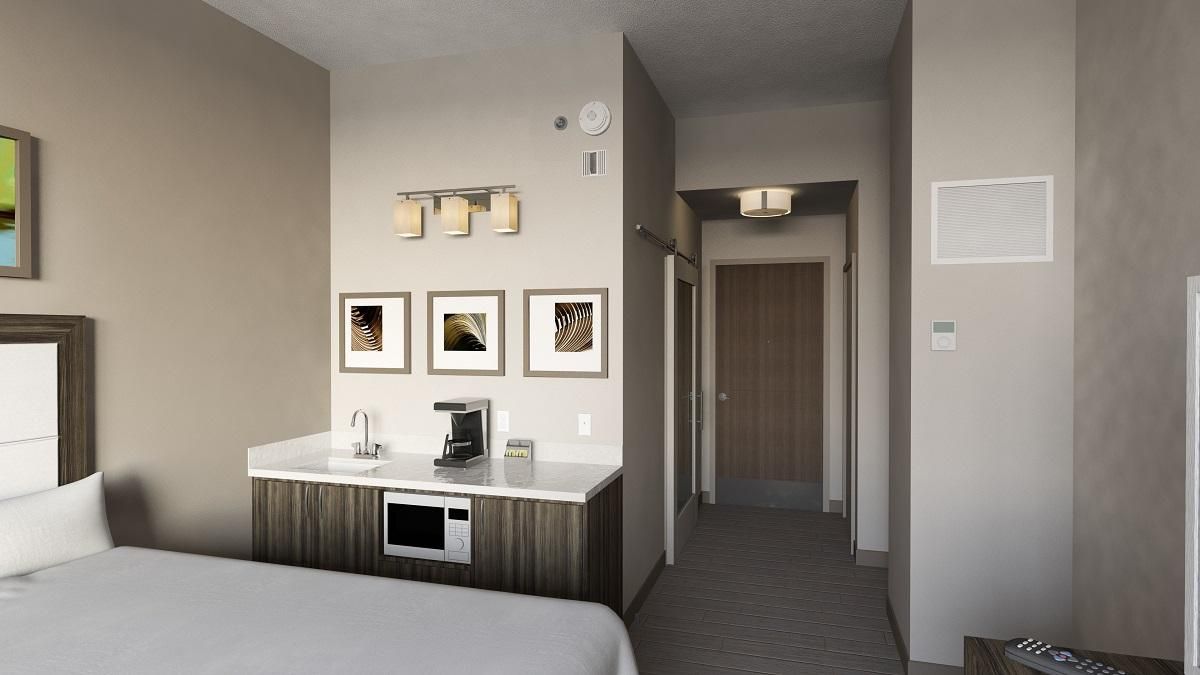 King Deluxe Mobility Accessible Tub Non-Smoking