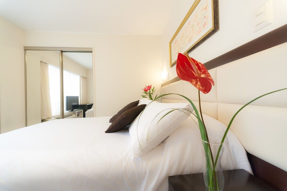 undefined Roosevelt Hotel & Suites 4