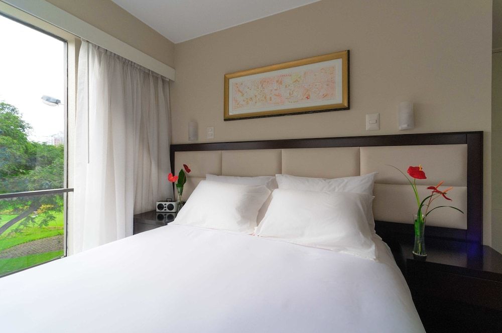 undefined Roosevelt Hotel & Suites 5