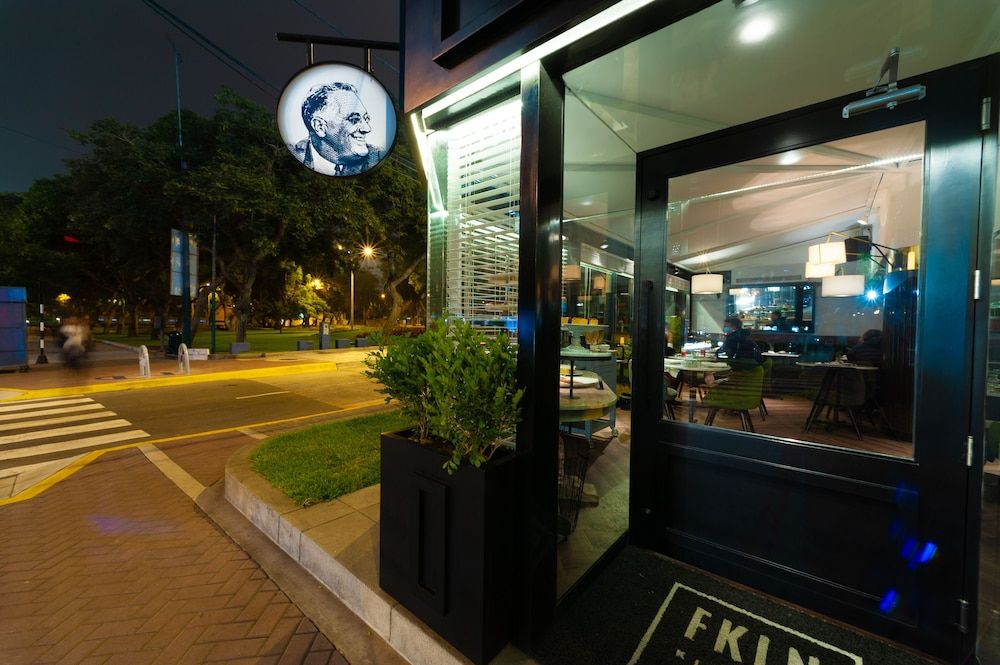 undefined Roosevelt Hotel & Suites 6