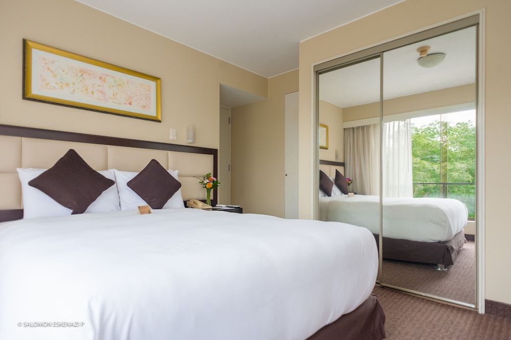 undefined Roosevelt Hotel & Suites 3