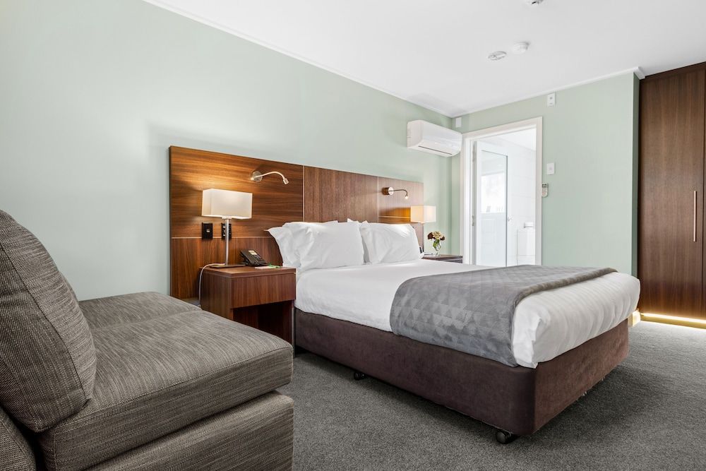 Standard Room, 1 Queen Bed