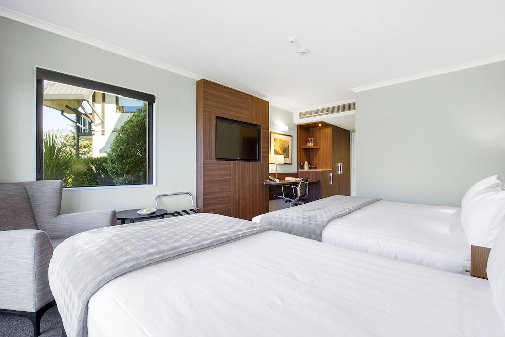 undefined Holiday Inn Queenstown Frankton Road by IHG 8