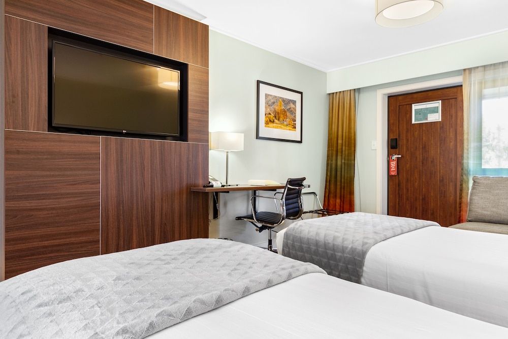undefined Holiday Inn Queenstown Frankton Road by IHG 9