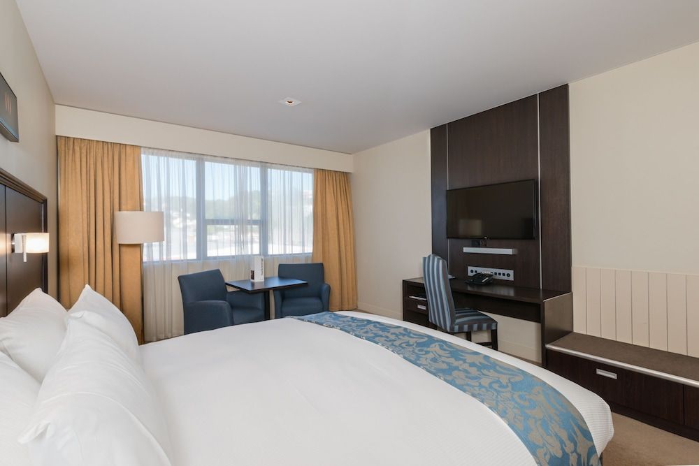 Scenic Hotel Southern Cross Superior Room, 1 King Bed 4