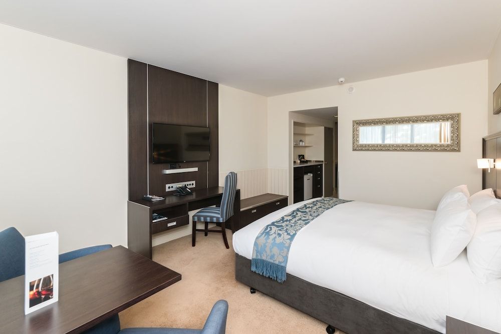 Standard Room, 1 King Bed