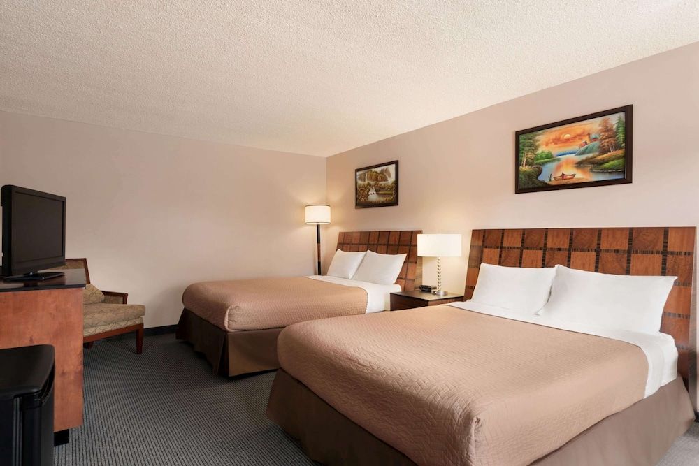 Room, 2 Queen Beds, Non Smoking